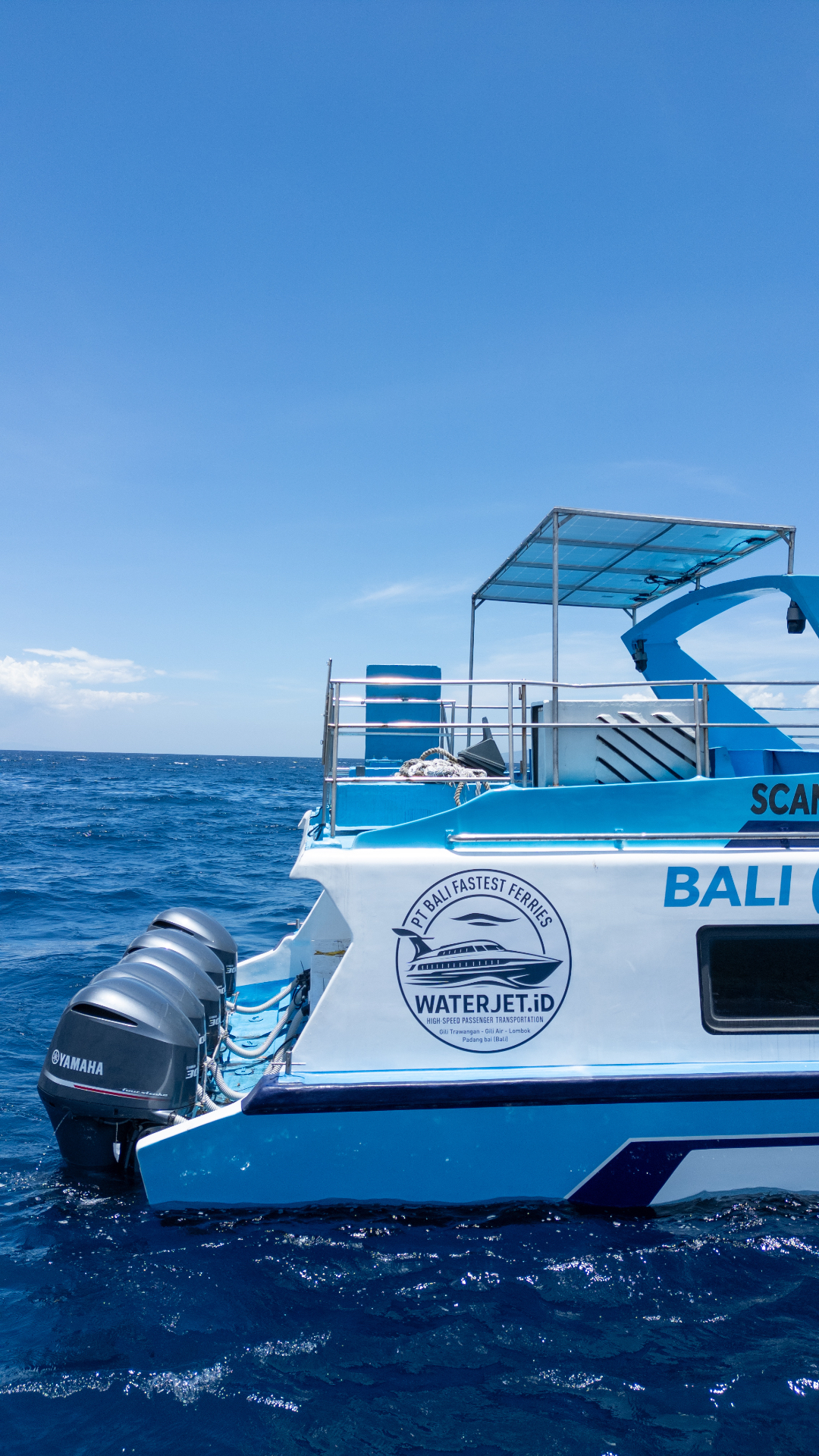 WATERJET boat with five Yamaha 300 hp engines