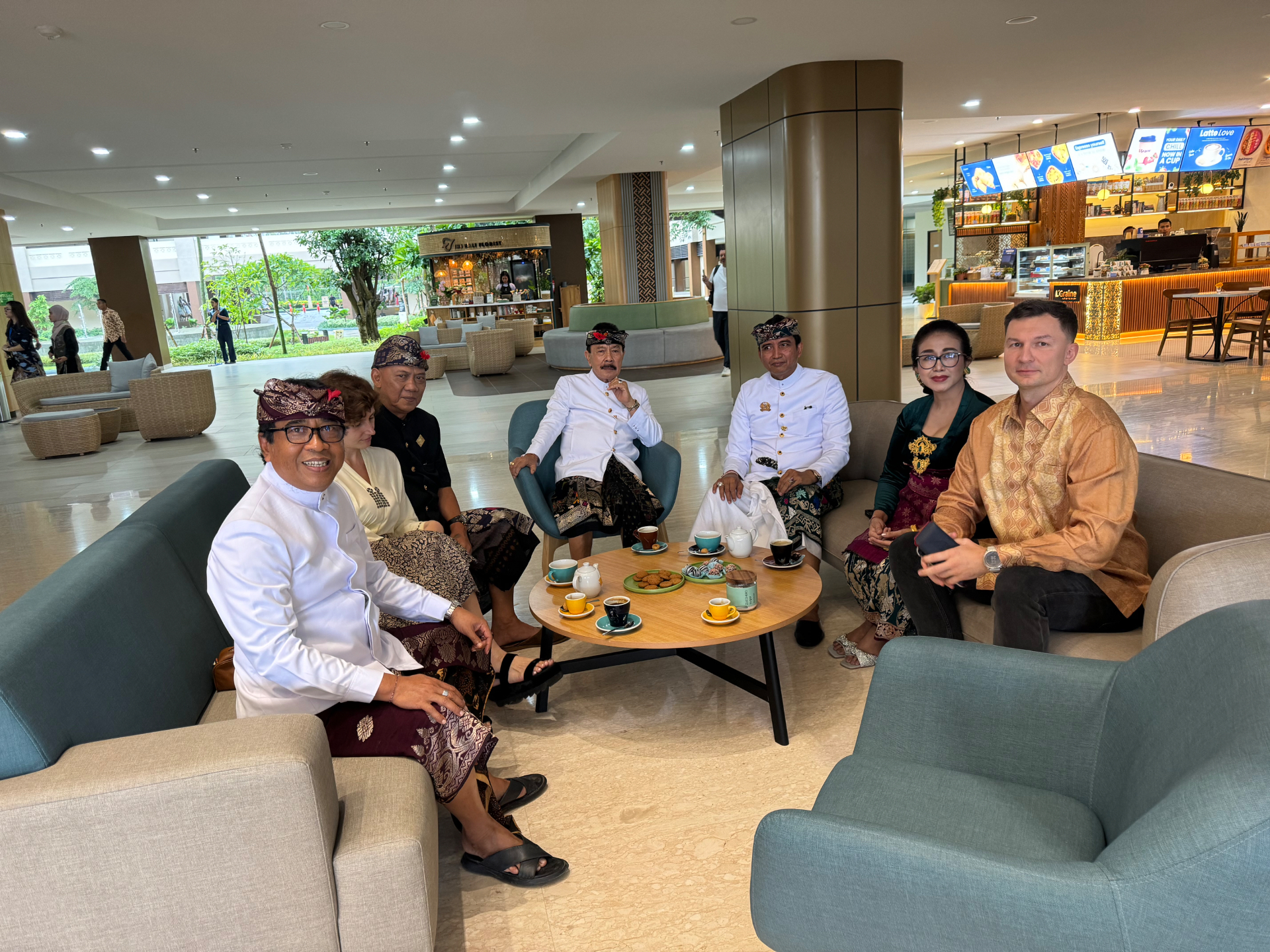 Vitali Koba with Indonesian kings