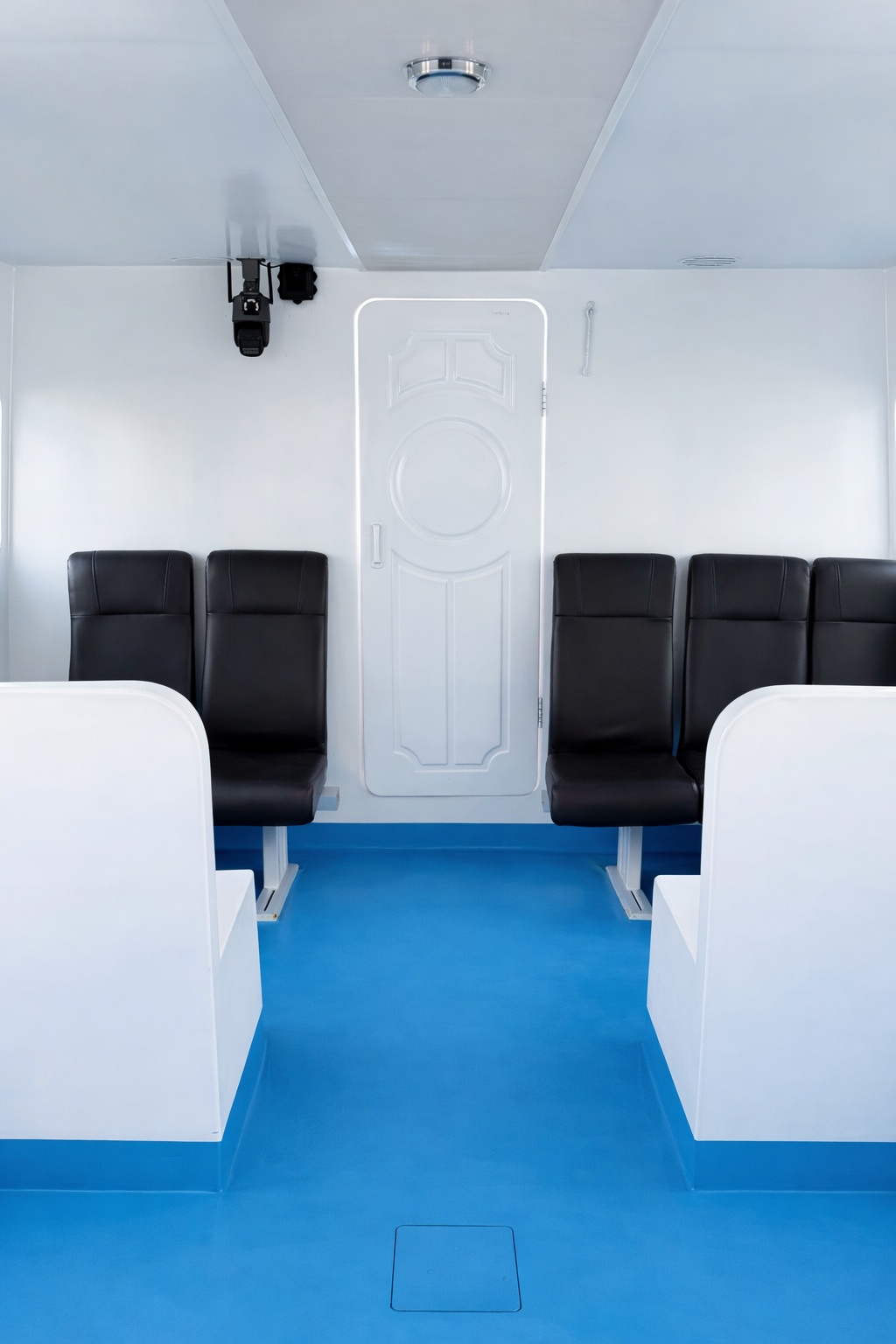 Boat cabin, rear